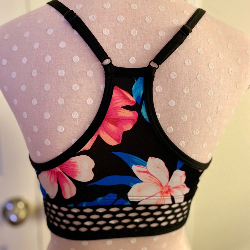 SOLD PINK net sports bra❤️❤️❤️